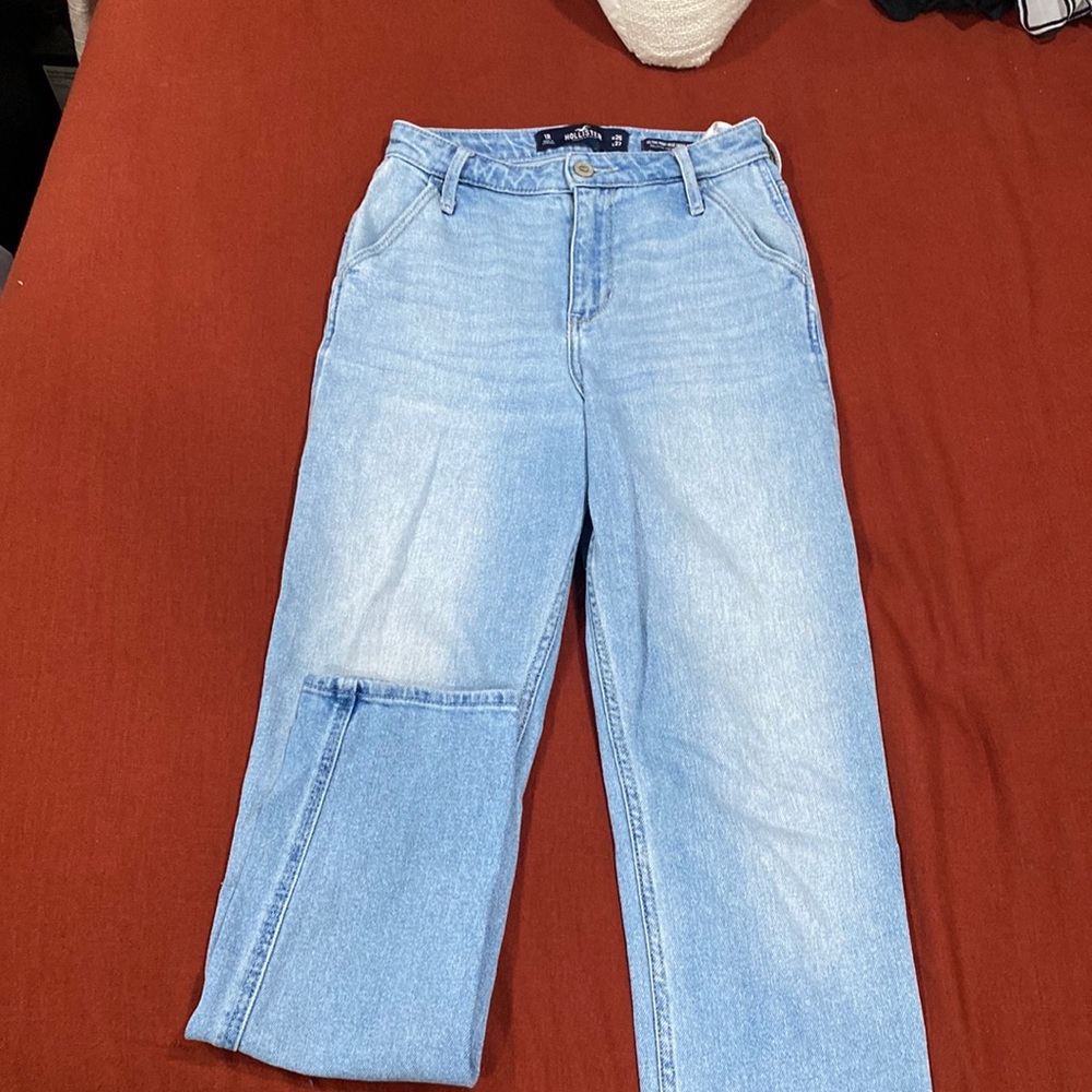 Hollister Ultra High-Rise Mom Jean